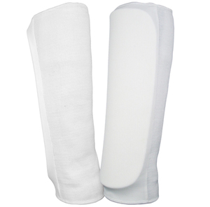 Protector de Piernas de Compresión Premium para Fútbol, Ligero, Transpirable y Elástico - Product Image 2