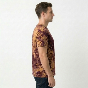 Camiseta Personalizada para Hombre con Lavado Mineral y Aspecto Retro Desgastado - Product Image 3