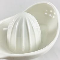 Presse-agrumes spécial en porcelaine de qualité alimentaire avec bec verseur facile, finition polie, pour jus frais d'oranges, citrons, citrons verts, pamplemousses, blanc