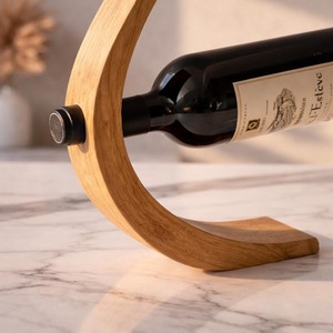 Soporte de Madera para Botellas con Forma Curva Simple, Almacenamiento Elegante Ideal para la Encimera de la Cocina, Guarda Botellas de Vino de Forma Ordenada Ahorra Espacio - Product Image 2
