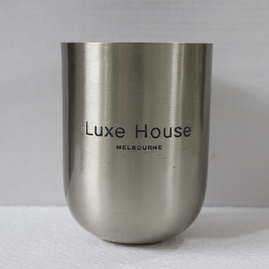 Pot à bougie artisanal en acier inoxydable Evana Premium pour bougies parfumées, décoration de Noël pour la maison, contenants à bougies personnalisés - Product Image 1
