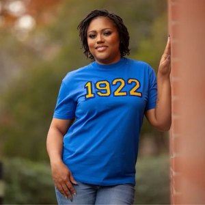 Camiseta Azul Rey 1922 para Mujer, Camiseta de Hermandad Griega, Diseño Azul y Dorado, Informal, para Uso Diario, Ajuste Cómodo - Product Image 6