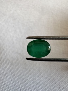 Émeraude naturelle zambienne taille ovale |   Couleur vert intense |   Pierre précieuse en vrac de qualité supérieure pour la joaillerie fine et l'investissement - Product Image 1