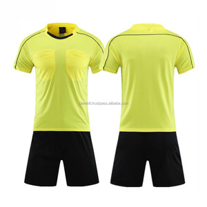 Kit de ropa de árbitro de fútbol de diseño de fábrica personalizable, uniformes de fútbol rojos en blanco personalizados - Product Image 3