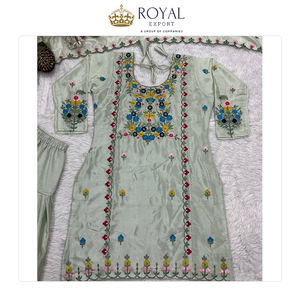 Colección de Diseñador a Precio Accesible: Traje Dhoti Salwar de Seda Chinnon de Estilo Tradicional para Mujer en Venta - Product Image 5