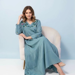 Vestido Largo Maxi Azul Cielo de Algodón con Bordado Floral a Mano, Mangas Largas y Cuello en V para Celebraciones Festivas y Salidas Informales - Product Image 1