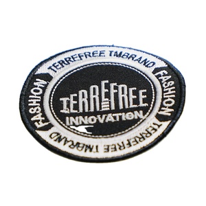 แผ่นปักตัวอักษรรูปวงรีขนาดใหญ่แบบปรับแต่งได้ ทำจากผ้าเชนิลล์ ปักลายแบบเป็นมิตรต่อสิ่งแวดล้อม สำหรับเสื้อแจ็คเก็ตแฟชั่นชาย/หญิง - Product Image 1