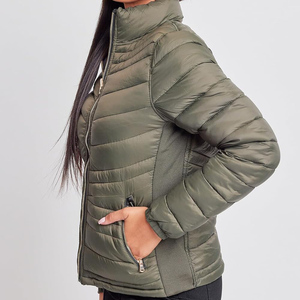 Chaqueta Acolchada Personalizada de Poliéster para Mujer, Chaqueta Acolchada con Capucha Personalizada para Mujer - Product Image 3