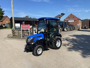Tracteur Solis à prix d'usine avec cabine, sans chargeur frontal, 4x4, tracteur agricole compact et efficace pour les fermes et les plantations - Product Image 5