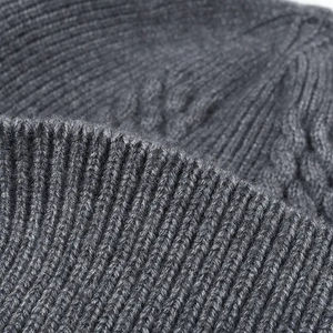 Bonnets en tricot jacquard personnalisés en acrylique pour adultes unisexes - élégants, chauds, décorés de strass, décontractés, pour l'hiver et les activités de plein air - Product Image 3
