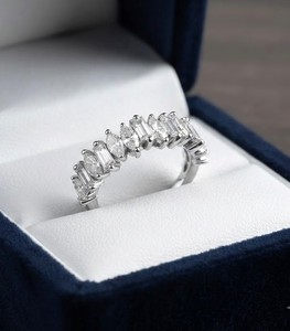 Anillo de Boda de Media Eternidad con Diamantes Cultivados en Laboratorio, Corte Marquesa y Baguette, Certificado IGI, Oro Sólido de 10K, 14K, 18K, Apilable, para Aniversario - Product Image 3