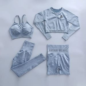 Ensemble de yoga pour femmes de créateur 2026 en gros – Tenue de fitness respirante avec taille élastique, motif uni et logo frontal - Product Image 1