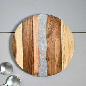Planche à découper en bois artisanale, compatible lave-vaisselle et écologique - Product Image 3