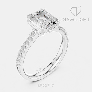 Bague de fiançailles de luxe en or blanc 14 carats avec diamant de laboratoire certifié IGI 2,33 carats, taille émeraude, F+ VS+, pavé - Product Image 2