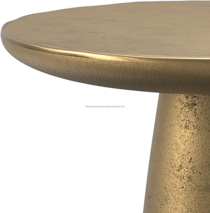 Mesa Auxiliar Decorativa de Latón Fundido Tradicional, Mesa de Centro Otomana Hecha a Mano para Dormitorio o Apartamento - Product Image 3