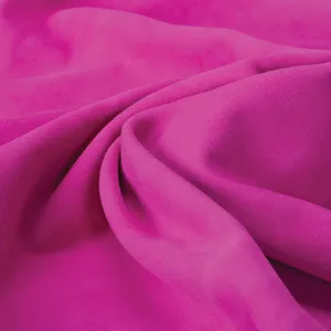 Cuir suédé de vachette fuchsia : Matière première de qualité supérieure pour chaussures, vêtements d'extérieur, vestes et revêtements de meubles - Product Image 1