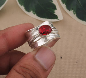 Anillo de Plata de Ley 925 Clásico con Bisel de Cuarzo Rubí de Lujo, Hecho a Mano, Cuadrado, para Mujer, Joyería de Moda al por Mayor - Product Image 1