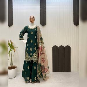 CHINON PESADO DE DISEÑADOR EXCLUSIVO CON TRAJE DE TRABAJO BORDADO SEQUANCE CON TRABAJO DE ESTILO COMPLETO Y TRABAJO BORDADO SHARARA DUPATTA - Product Image 1