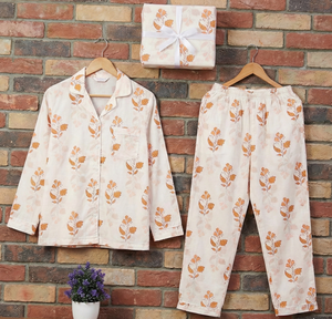 ชุดนอนผ้าฝ้ายทอมือลายดอกไม้พิมพ์ลายเรียบสำหรับผู้หญิง คอวี แขนยาว ติดกระดุม  ใส่ได้ทุกฤดูหนาว ฤดูใบไม้ผลิ ฤดูร้อน ฤดูใบไม้ร่วง - Product Image 4