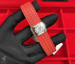 Montre de luxe à quartz avec bracelet en acier inoxydable, cadran en cristal saphir et accents en moissanite pour affichage analogique, boîte incluse - Product Image 4