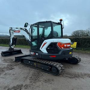 Miniexcavadora Bobcat E50, maquinaria de construcción compacta, resistente y duradera, equipo confiable para excavación, apertura de zanjas y carga. - Product Image 4