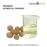 Aceite puro de nuez moscada con terpenos de Indonesia |   Fracción de terpenos de Myristica fragrans natural para uso en aromas y sabores