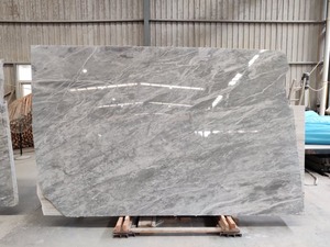 Blocs et grandes dalles de marbre gris nuage de qualité supérieure pour la décoration intérieure résidentielle, commerciale, hôtelière et de villas, et pour les revêtements de sol. - Product Image 4