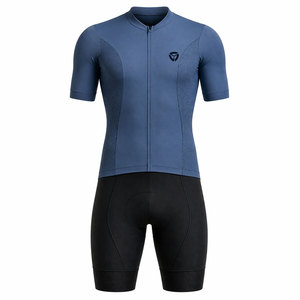 Uniforme de Ciclismo Estilo Club, Tela Cómoda y Ligera, Perfecto para Entrenamientos, Carreras y Uso Diario - Product Image 1