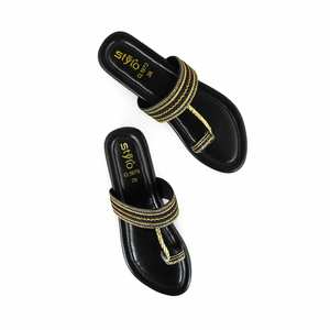 Negro Damas Casual Flat Chappal - Product Image 1