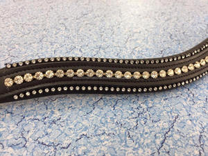 Diadema acolchada suave de cuero para caballo con cadena de cristales de una sola fila en el interior, accesorio ecuestre premium para exhibiciones. - Product Image 3