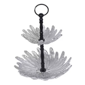 Plateau de service en verre à deux niveaux tendance avec motif floral et poignée en métal noir – Magnifique plateau superposé - Product Image 1