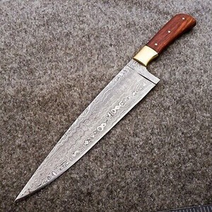 Cuchillo de Chef de Acero de Damasco Forjado a Mano de Grado Industrial de Alta Calidad con Hoja Recta y Punta Caída |   Mango de madera Pakka personalizado - Product Image 1