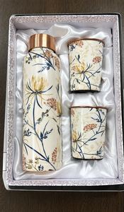 UNICORN HANDICRAFTS ขวดน้ำทองแดง 2 ชิ้น ชุดรักษ์โลก ดีไซน์คลาสสิกแบบสลักลาย พกพาสะดวก ใช้ได้ทั้งที่บ้าน ท่องเที่ยว และสำนักงาน - Product Image 5