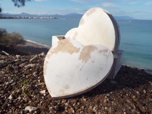 Premium Heart Shape <b>White</b> Wooden <b>Coaster</b> For Romantic Decor Table Protection And Gifting Purpose Table Mat Pads From India - Product Image 1