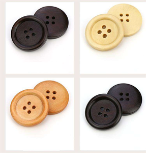 Botones de Madera de 9MM-38MM con Cuatro Agujeros, Botones Redondos para Tejer, para Camisas, Abrigos, Manualidades Naturales, Suministro de Fabricantes - Product Image 6