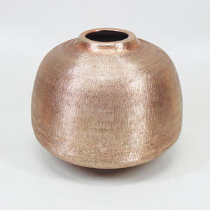 Vase à fleurs en verre moderne avec finition brossée, design Art Déco pour la décoration de la maison, du bureau ou des occasions spéciales comme Diwali - Product Image 1