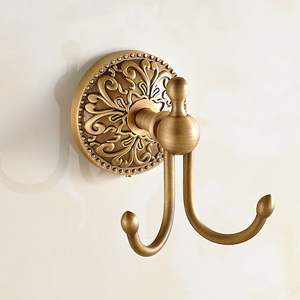 Crochets muraux en laiton pour la cuisine - Design moderne et durable pour suspendre les vêtements - Rangement organisé - Product Image 1