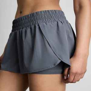 Pantalones Cortos Deportivos de Doble Capa Personalizados para Mujer, Tejidos en Spandex y Poliéster, de Secado Rápido, Transpirables, con Dos Diseños de Moda, OEM - Product Image 3