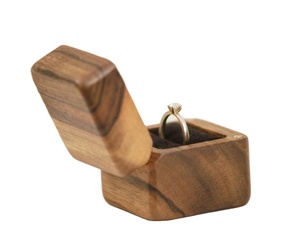 Boîte à bagues de fiançailles en bois de manguier de style élégant Boîte de proposition en bois d'acacia élégante Intérieur en velours pour proposition de mariage Produits à la mode - Product Image 1