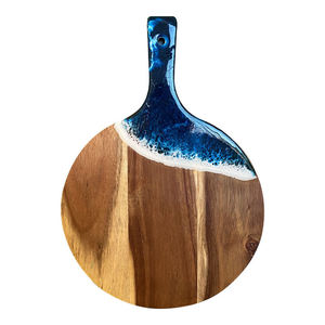 Tabla de cortar de resina con diseño de pingüino y ondas oceánicas grabadas con láser, tabla decorativa para charcutería, mango de madera, apta para lavavajillas - Product Image 2