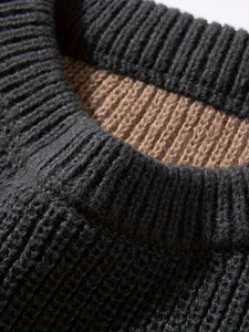 Pull en tricot doux pour femmes élégantes, confortable, respirant, coupe décontractée, chaud, style streetwear moderne pour l'hiver. - Product Image 3