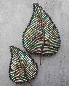 Broche artisanale haut de gamme brodée de perles, épinglette de créateur, cadeau pour elle, broche colorée brodée de perles H - Product Image 6
