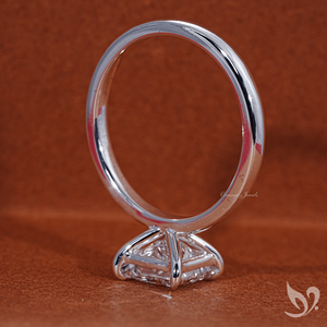 Anillo de Compromiso Solitario con Diamante Cultivado en Laboratorio, Corte Princesa de 2 Quilates, Certificado por IGI, en Oro Blanco de 18K - Product Image 4