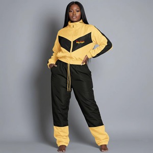 Conjunto Deportivo Personalizado L1237 Estilo Y2K, Conjunto de Dos Piezas, Ropa Deportiva para Mujer, Chaqueta con Cremallera de Manga Larga y Pantalones Cortos para Yoga - Product Image 5