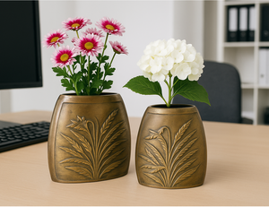 Vase en métal élégant avec un design floral complexe, accent décoratif pour la maison et le bureau, jardinière élégante d'inspiration vintage pour les intérieurs - Product Image 4