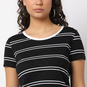 T-shirt en coton uni à manches courtes pour femme, de haute qualité, durable, respirant et à séchage rapide, vente en gros - Product Image 6