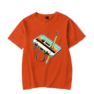 Camiseta Ligera de Manga Corta con Cuello Redondo para Hombre, Color Rosa, con Estampado de Cinta de Cassette y Lápiz, Logotipo Frontal, Tejido de Punto Jersey, 100% Algodón - Product Image 3