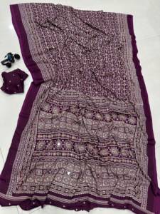 Hermoso Sari con Estampado Ajrakh y Trabajo de Espejos Reales - Product Image 2