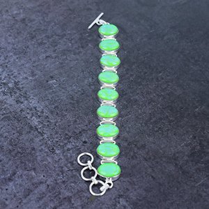 Bracelet en argent plaqué avec opale verte naturelle triple, 7-8 pouces - Product Image 1