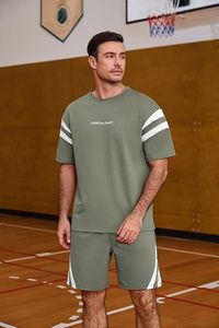Conjuntos cortos de 2 piezas para hombre, conjunto deportivo de verano, camiseta a rayas y pantalones cortos, conjunto deportivo de manga corta - Product Image 5